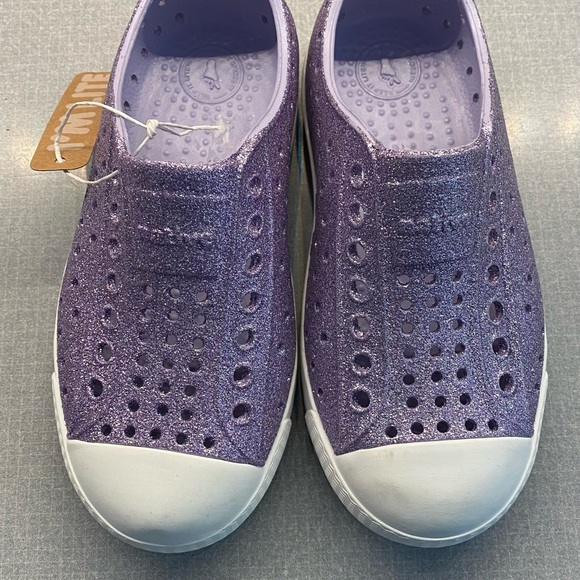 SOLD!!!  Native Jefferson Bling girls shoes. Size C10 - Picture 5 of 5